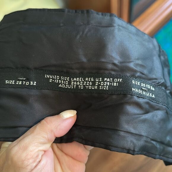 Vintage Black Satin Men's Cummerbund - adjustable from 28” to 48” - Picture 4 of 4